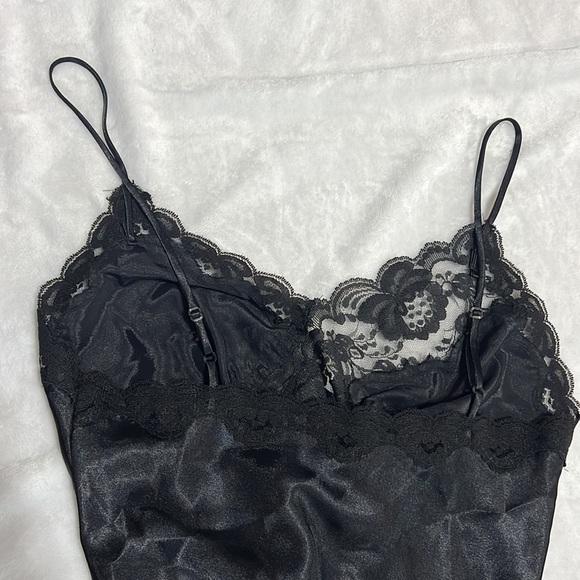 Vintage Victoria’s Secret Silky Robe and Slip on - Picture 6 of 10